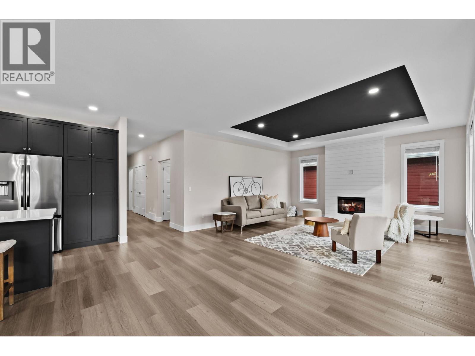 #137 200 GRAND BOULEVARD - 21