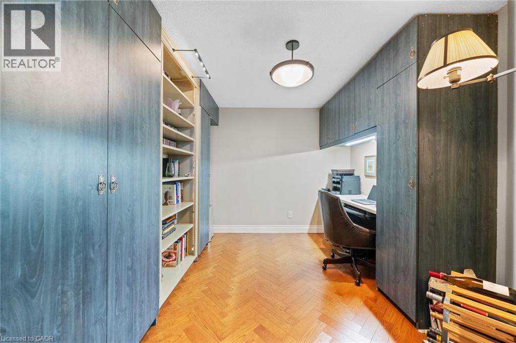 2287 LAKESHORE Boulevard W Unit# 301 — photo 17