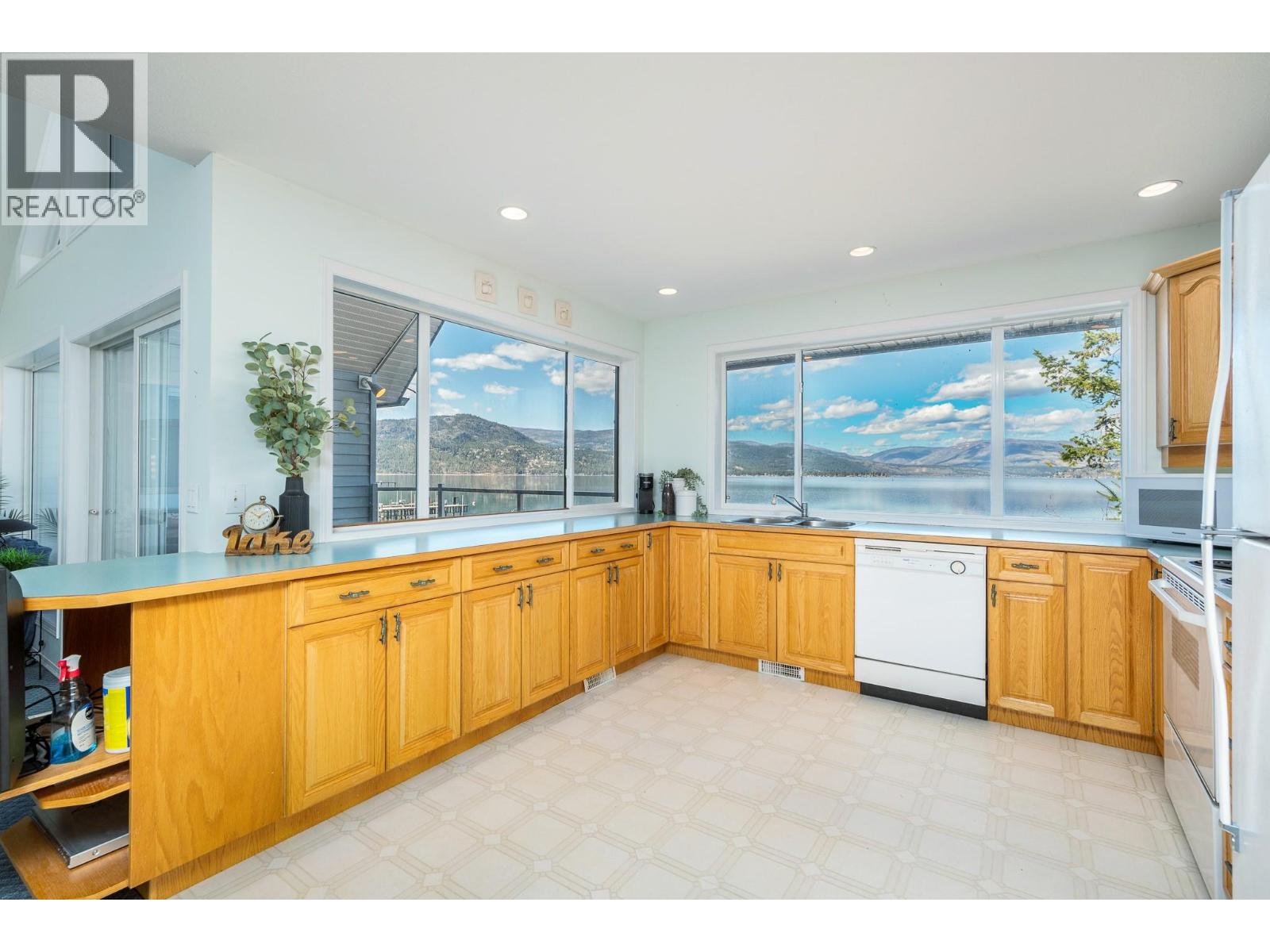 9707 DELCLIFFE ROAD - 11