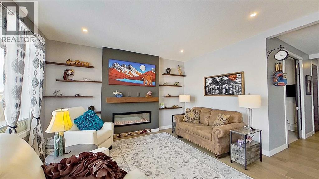 163 Sundown Crescent, Cochrane