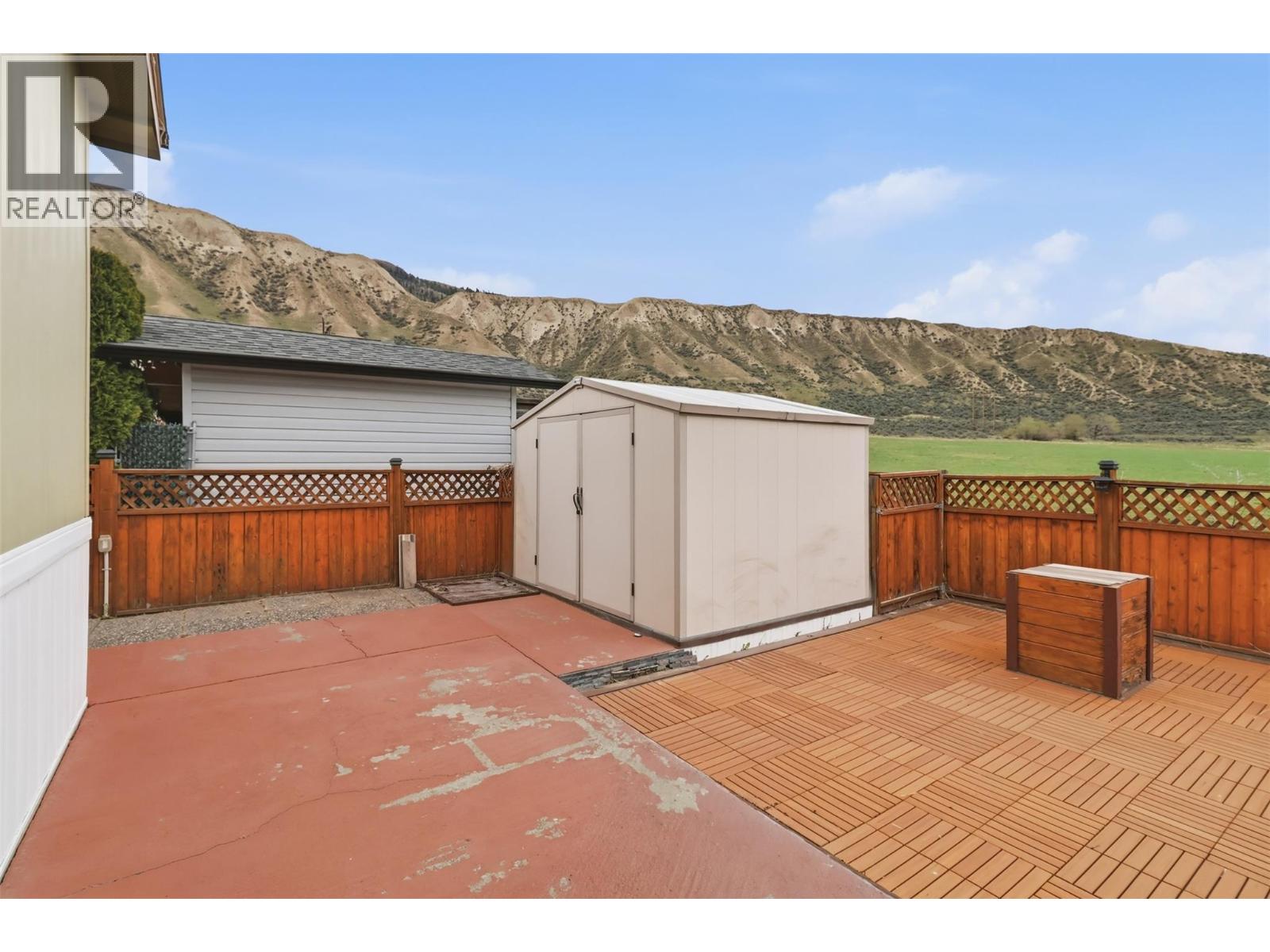 #9 712 SHUSWAP ROAD E - 14