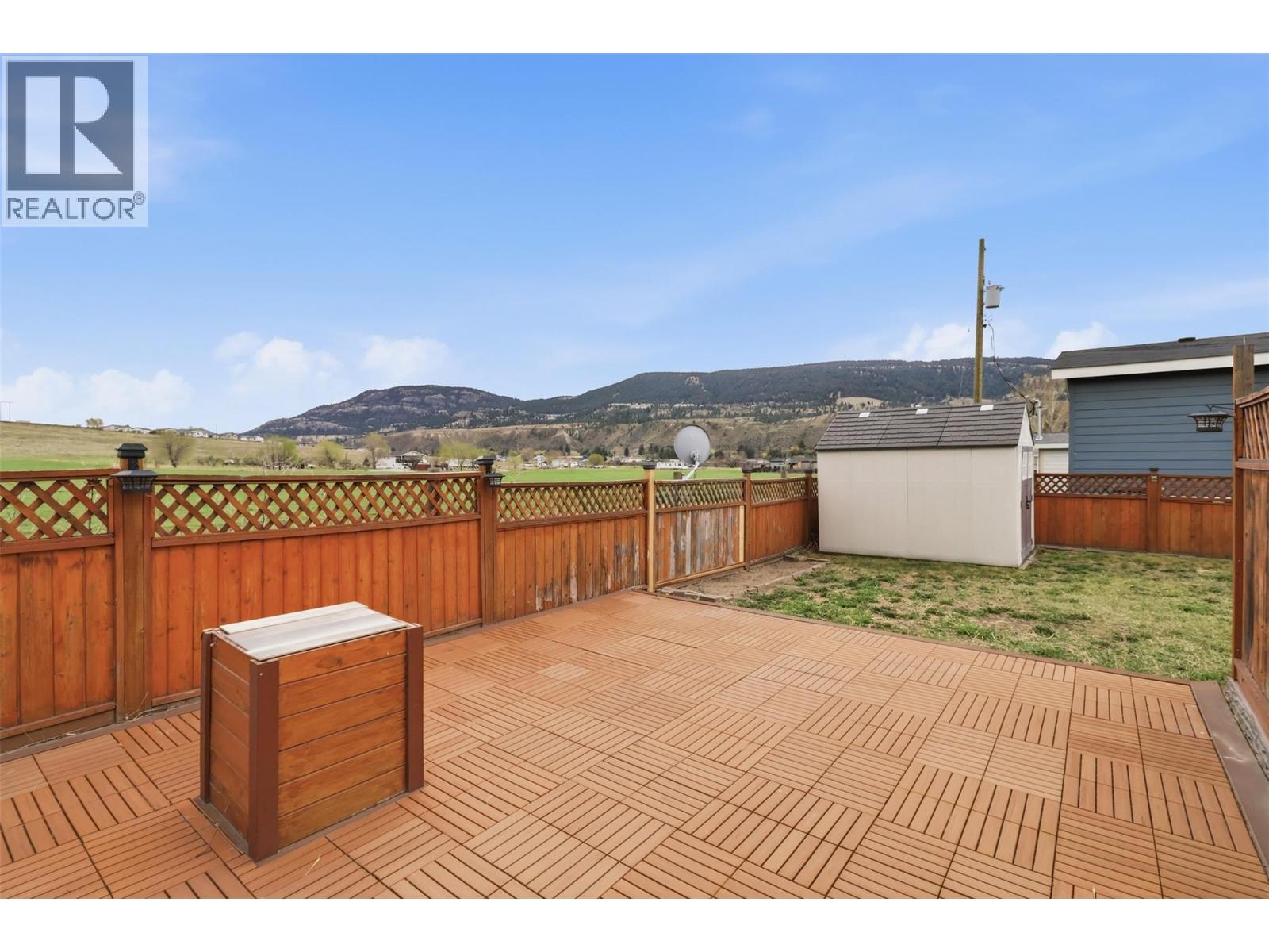 #9 712 SHUSWAP ROAD E - 13