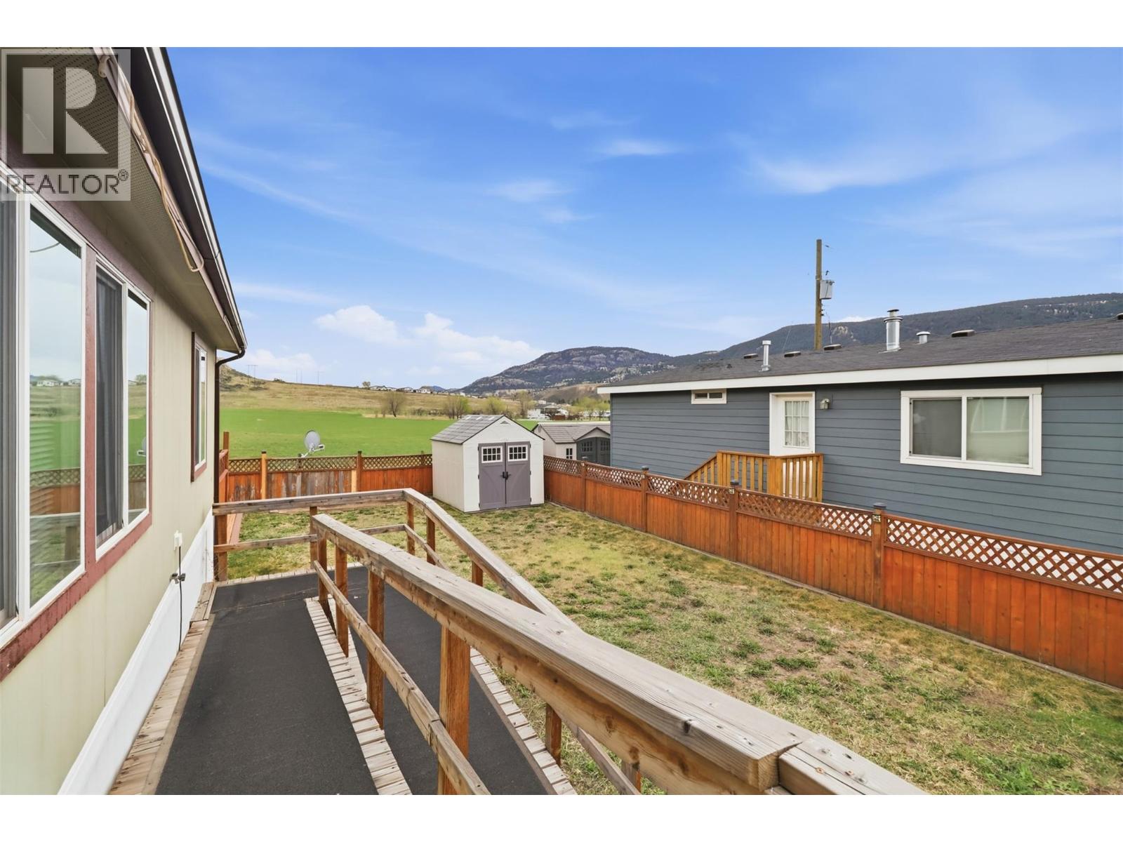 #9 712 SHUSWAP ROAD E - 17