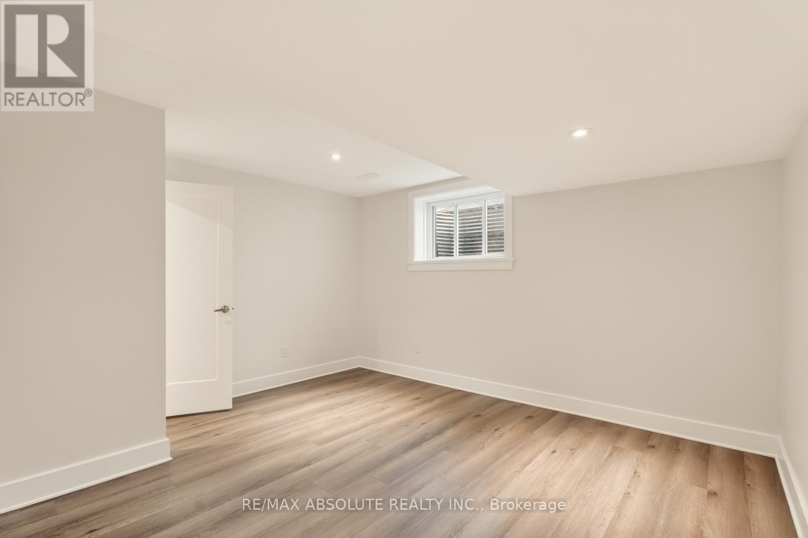 8 TABER STREET - 26
