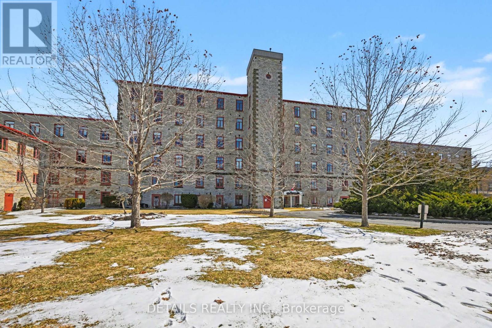 #311 1 ROSAMOND STREET E - 2