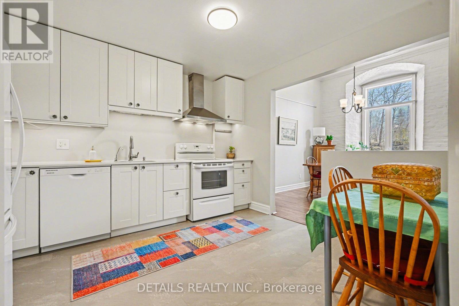 #311 1 ROSAMOND STREET E - 5