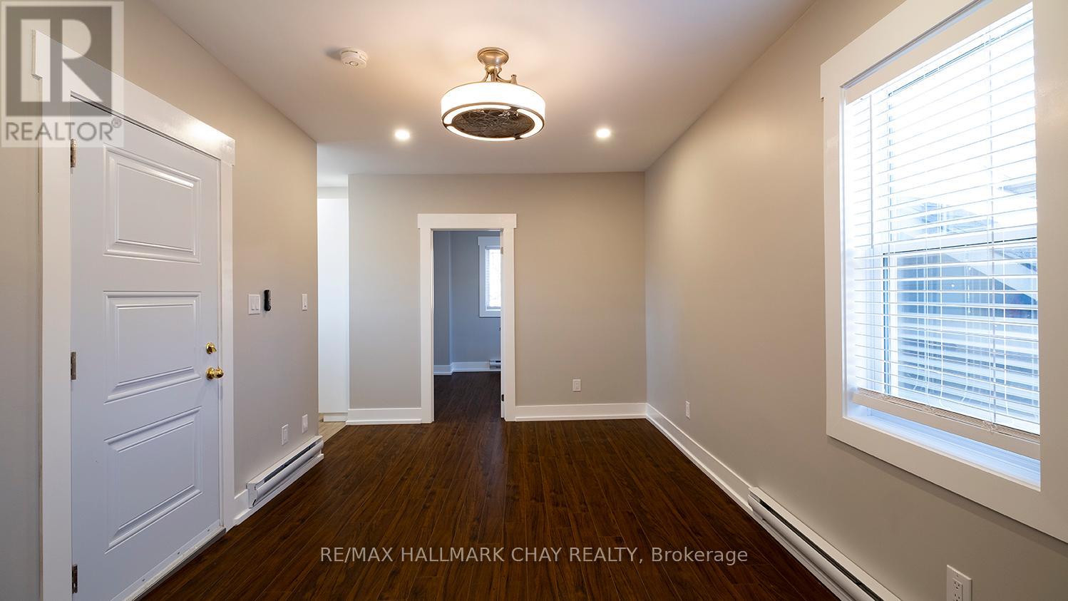 APT#2 - 14 QUEEN STREET