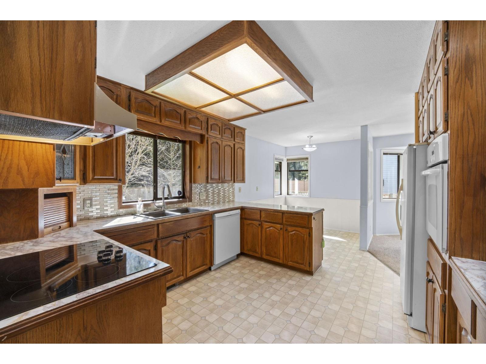 831 MYNG CRESCENT, Harrison Hot Springs, Harrison Hot Springs