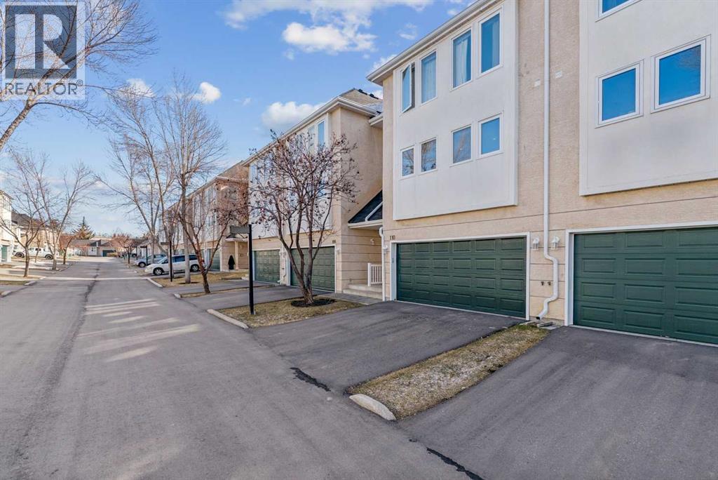 Single Family House 4 Level for Sale in  Candle Terrace SW Canyon Meadows Calgary 