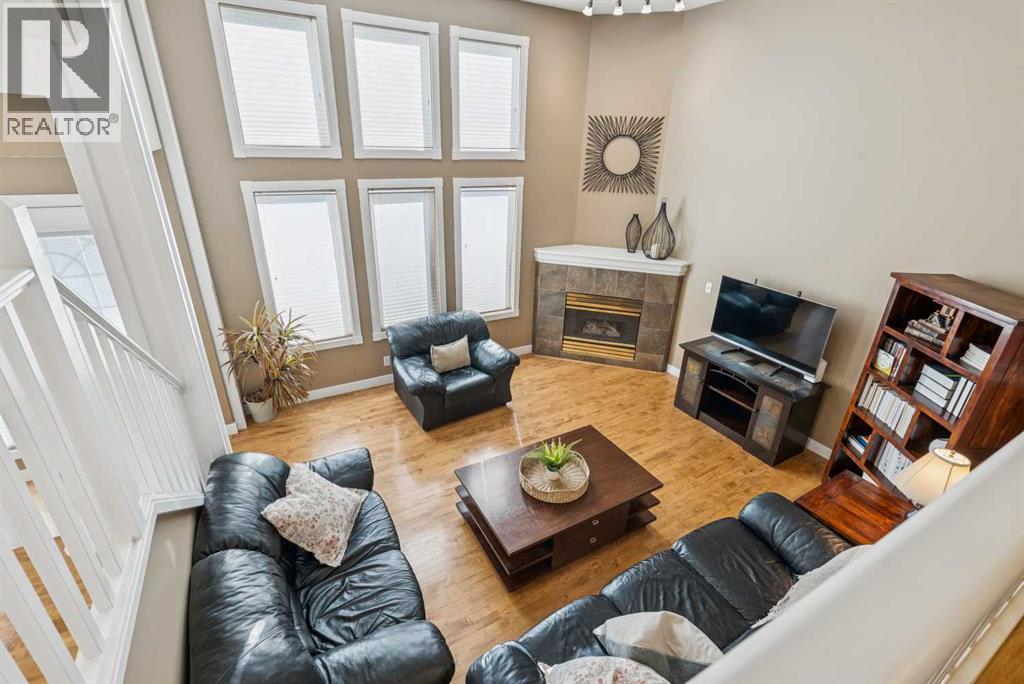 Single Family House 4 Level for Sale in  Candle Terrace SW Canyon Meadows Calgary 