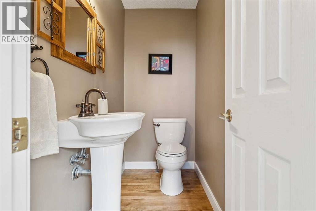 Single Family House 4 Level for Sale in  Candle Terrace SW Canyon Meadows Calgary 