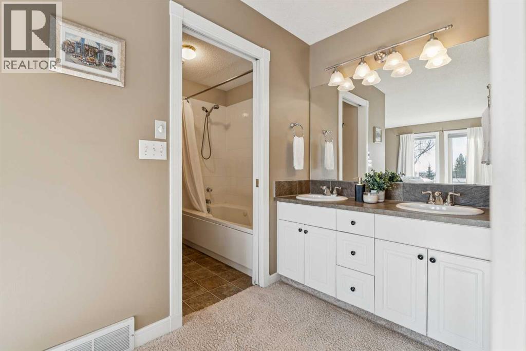 Single Family House 4 Level for Sale in  Candle Terrace SW Canyon Meadows Calgary 