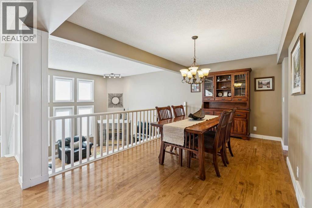 Single Family House 4 Level for Sale in  Candle Terrace SW Canyon Meadows Calgary 