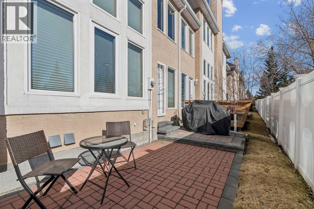 Single Family House 4 Level for Sale in  Candle Terrace SW Canyon Meadows Calgary 