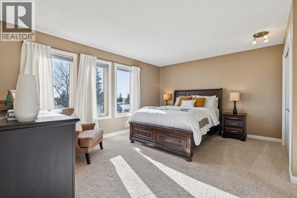 Single Family House 4 Level for Sale in  Candle Terrace SW Canyon Meadows Calgary 