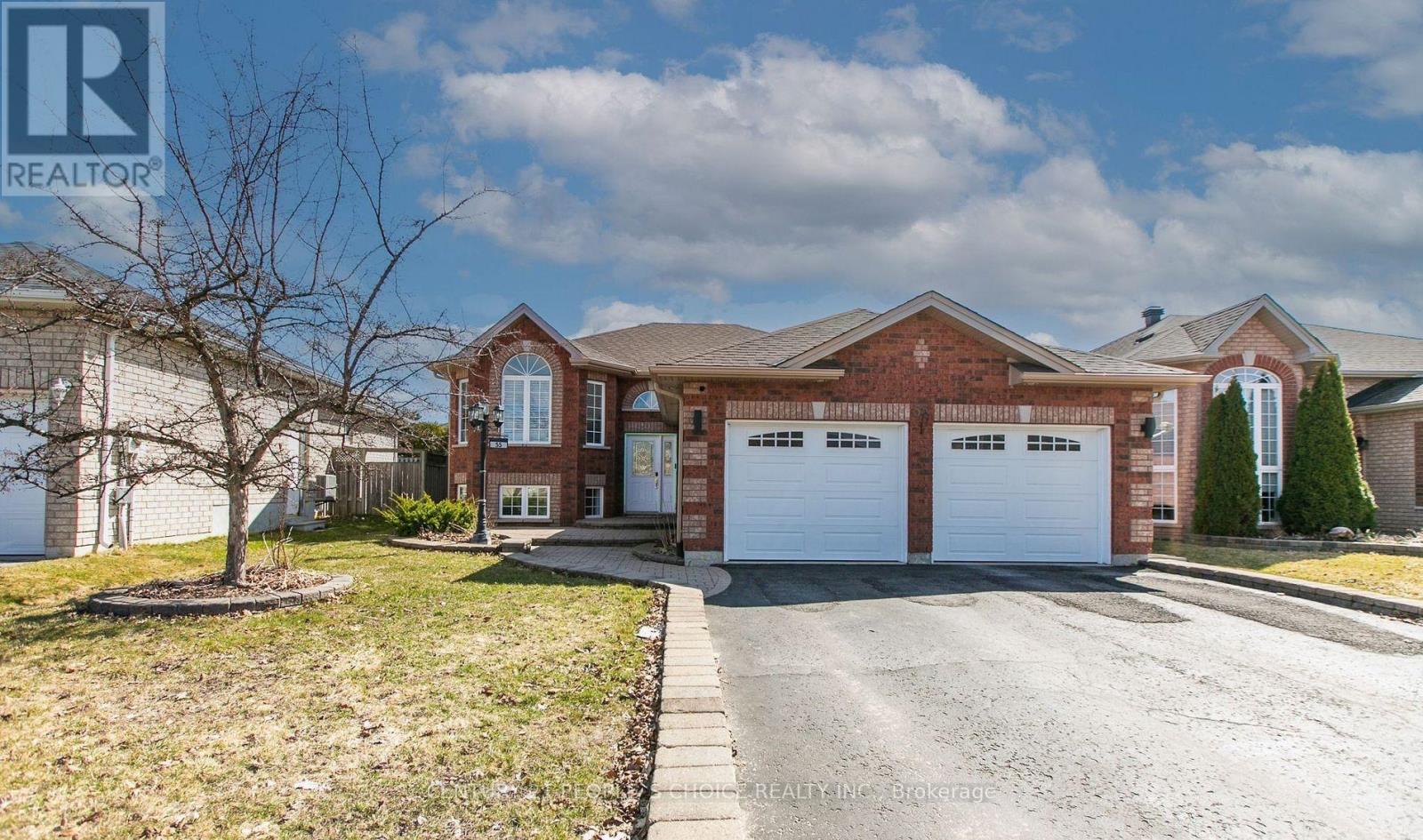 55 MARSELLUS DRIVE - 3