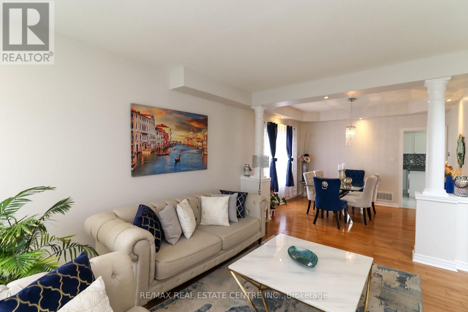 1 SANDRINGHAM DRIVE - 14
