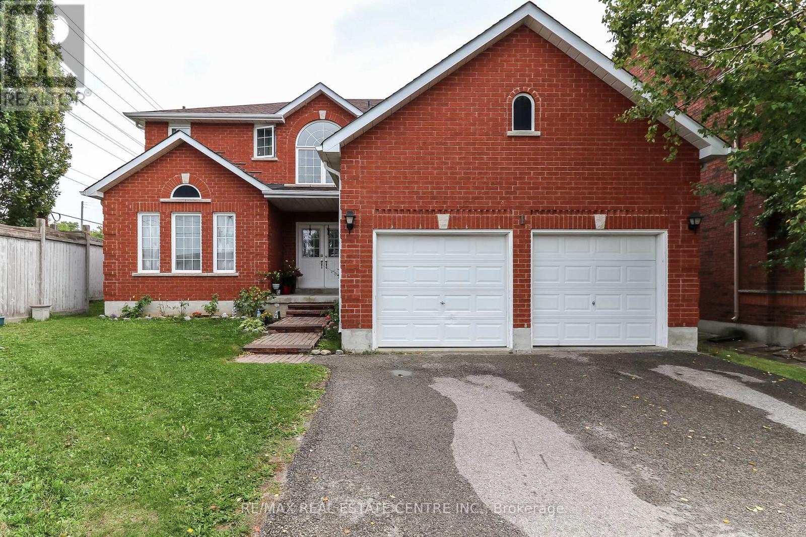 1 SANDRINGHAM DRIVE - 2