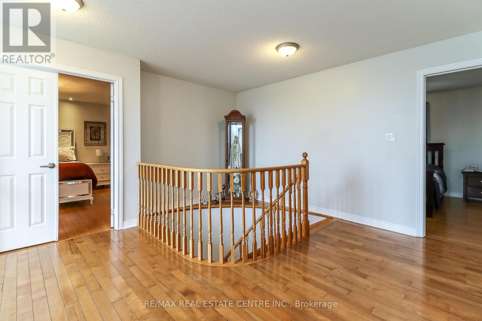 1 SANDRINGHAM DRIVE - 22