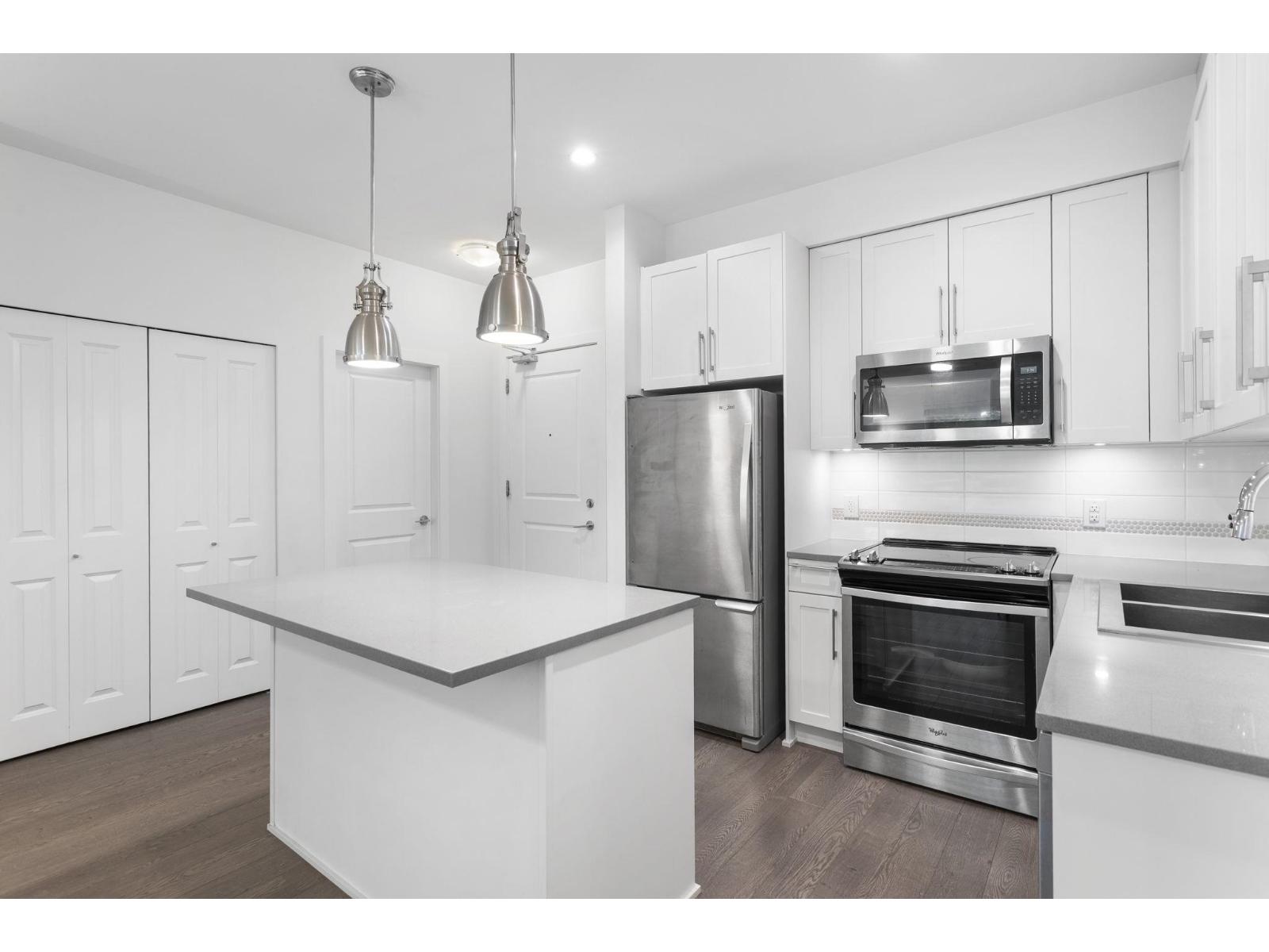 #304-8360 DELSOM Way, Delta