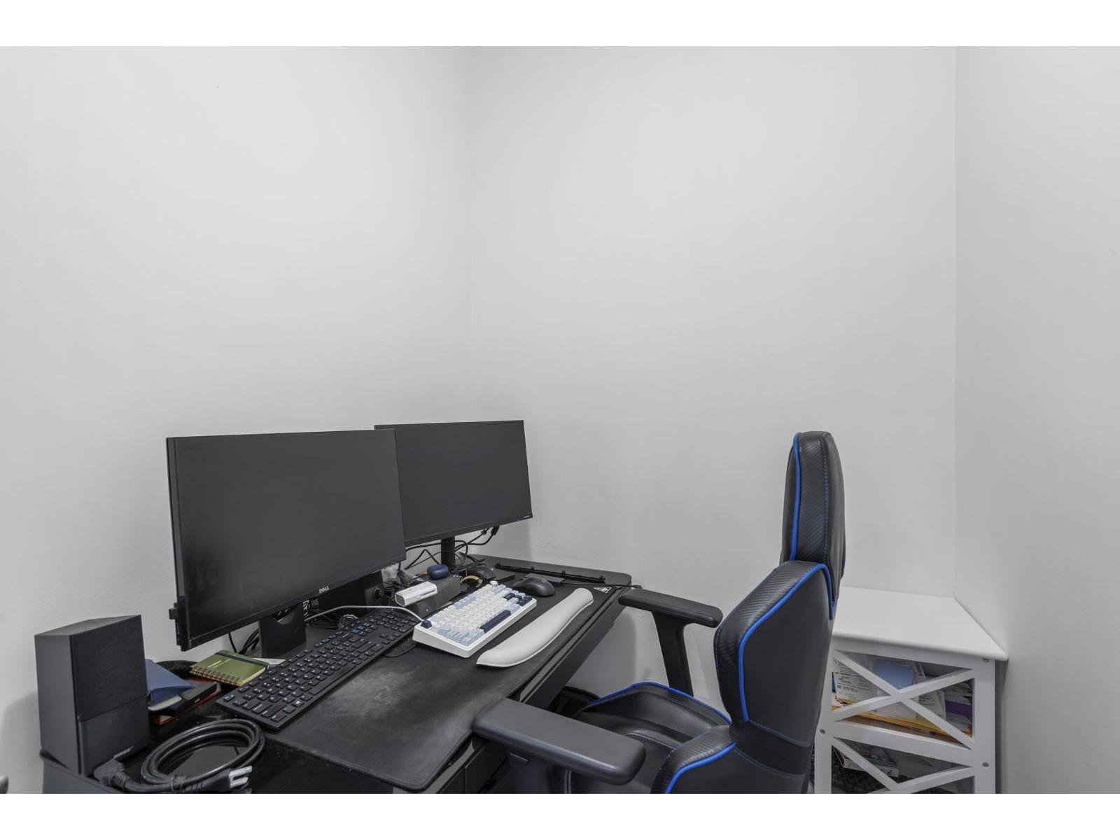 #304-8360 DELSOM Way, Delta