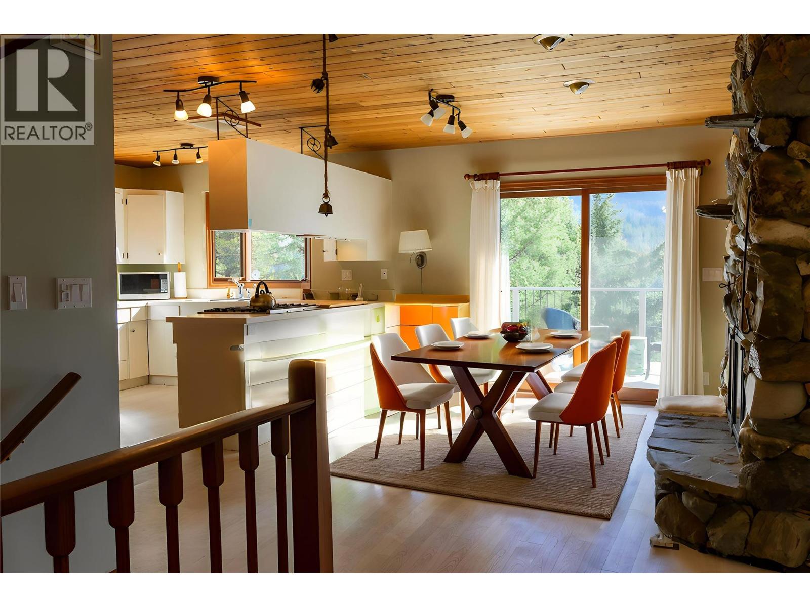 1920 LAKEVIEW DRIVE - 5