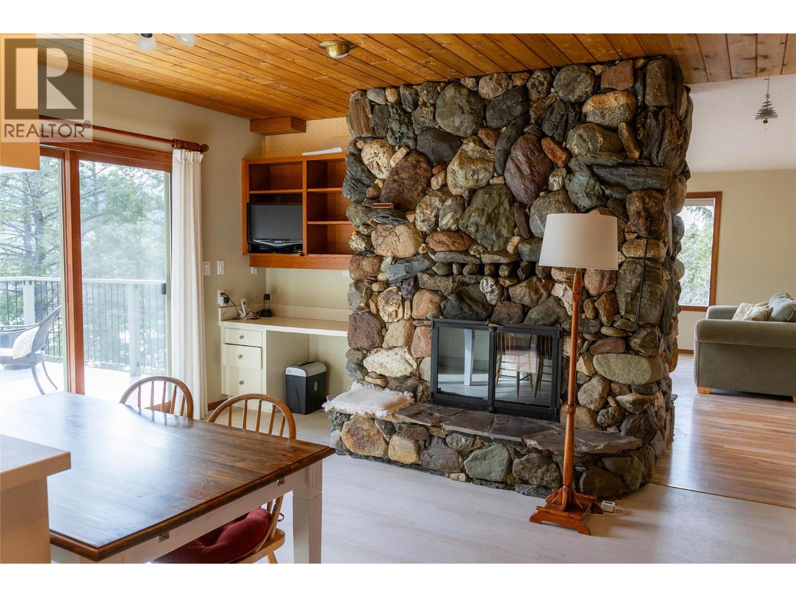 1920 LAKEVIEW DRIVE - 9