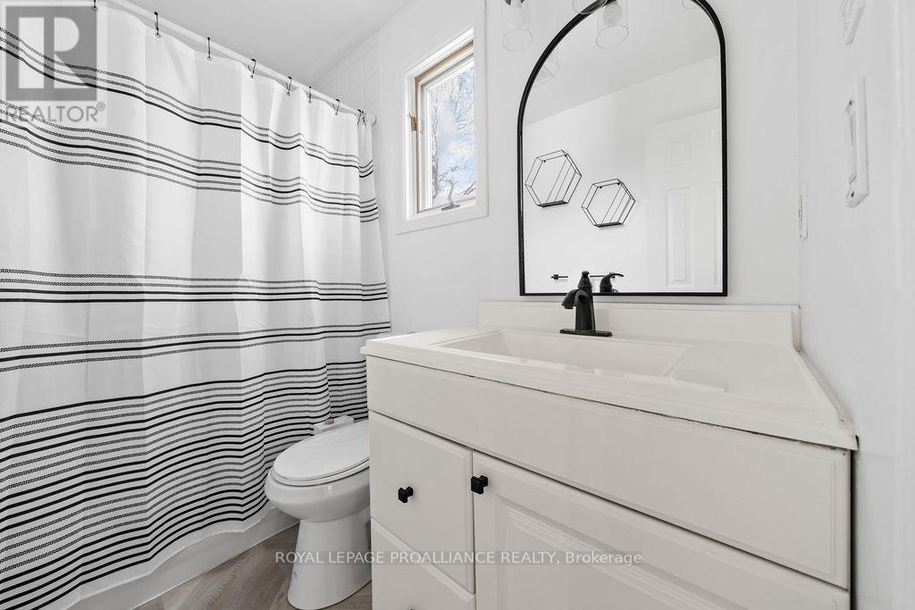 29 SHERWOOD CRESCENT — photo 37