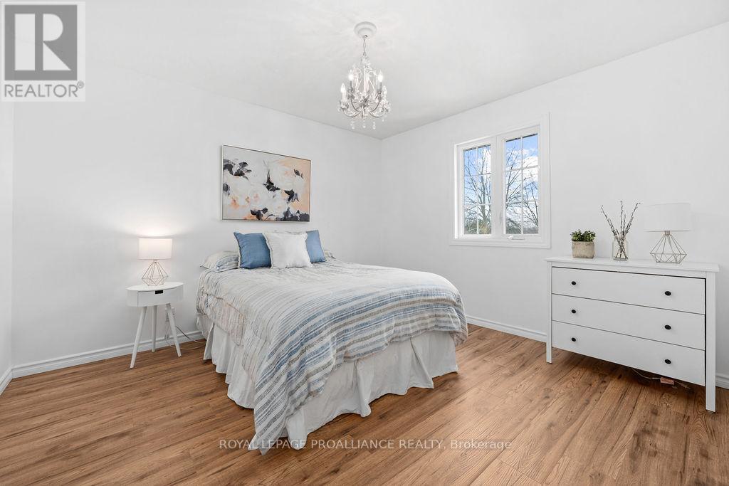 29 SHERWOOD CRESCENT — photo 40