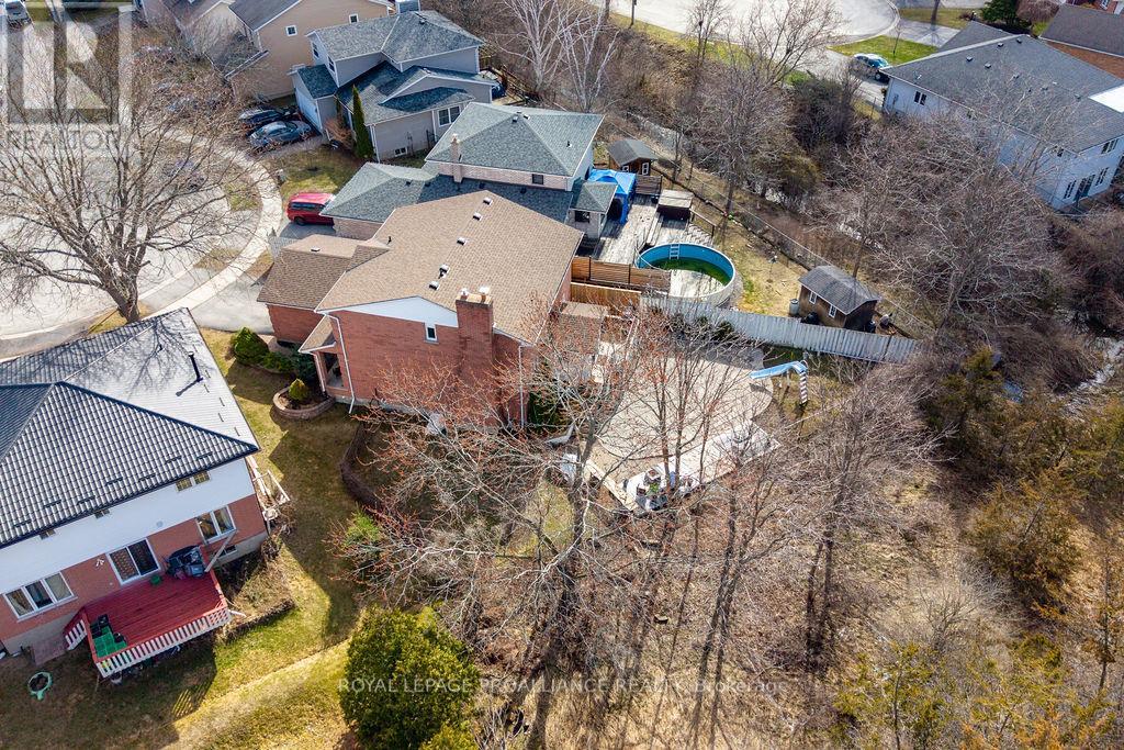 29 SHERWOOD CRESCENT — photo 49