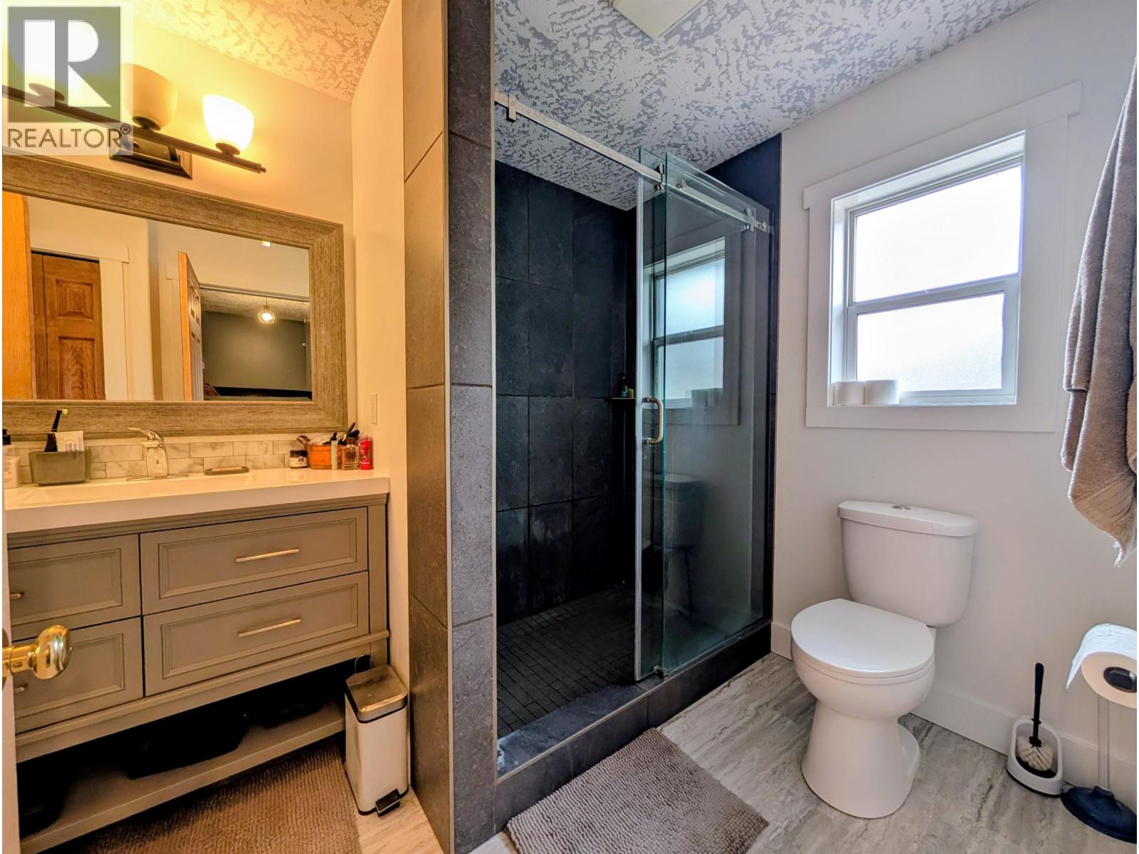 1475 CHESTNUT Street, Telkwa