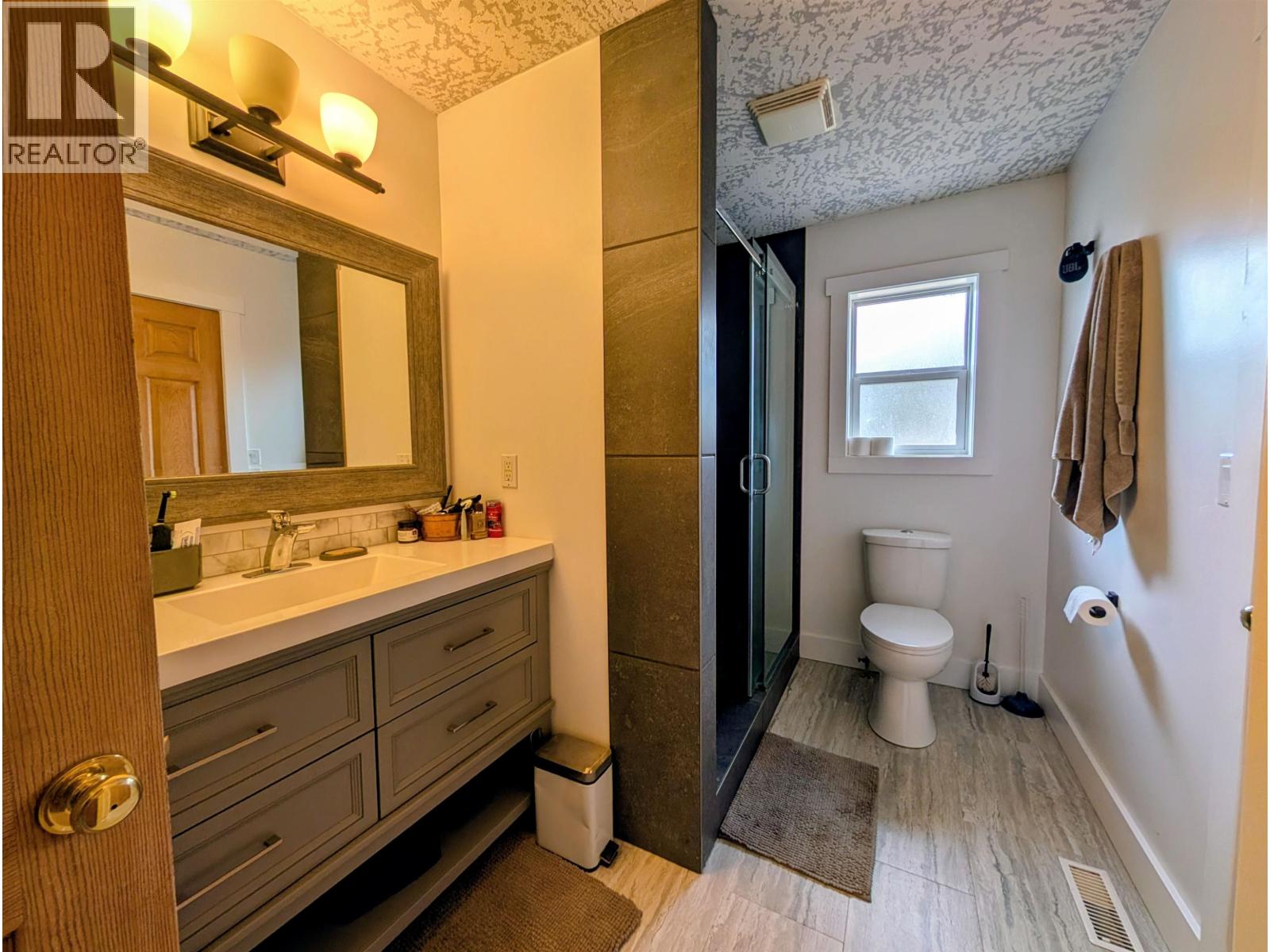 1475 CHESTNUT Street, Telkwa