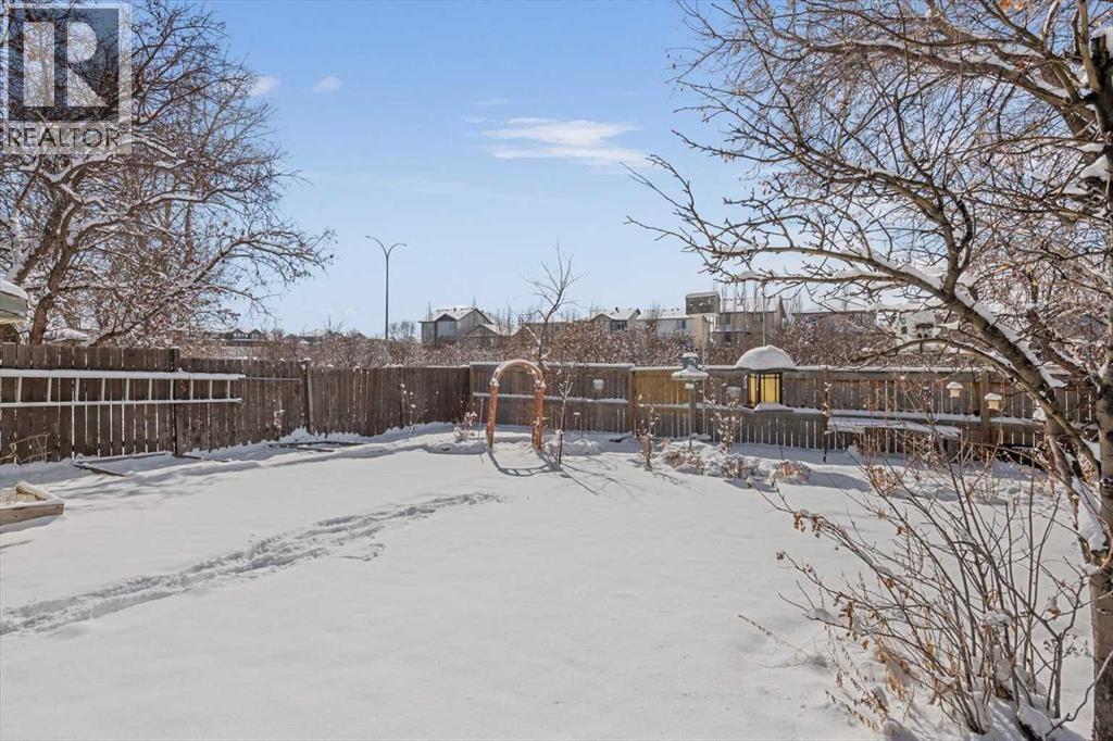 72 Marquis Place SE - 32