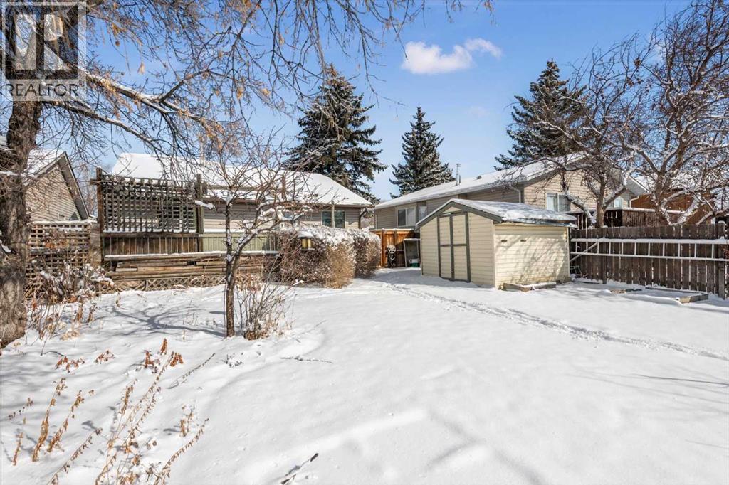 72 Marquis Place SE - 33