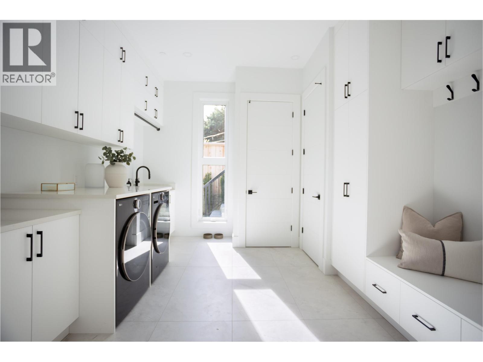 3180 BENBOW ROAD, West Vancouver