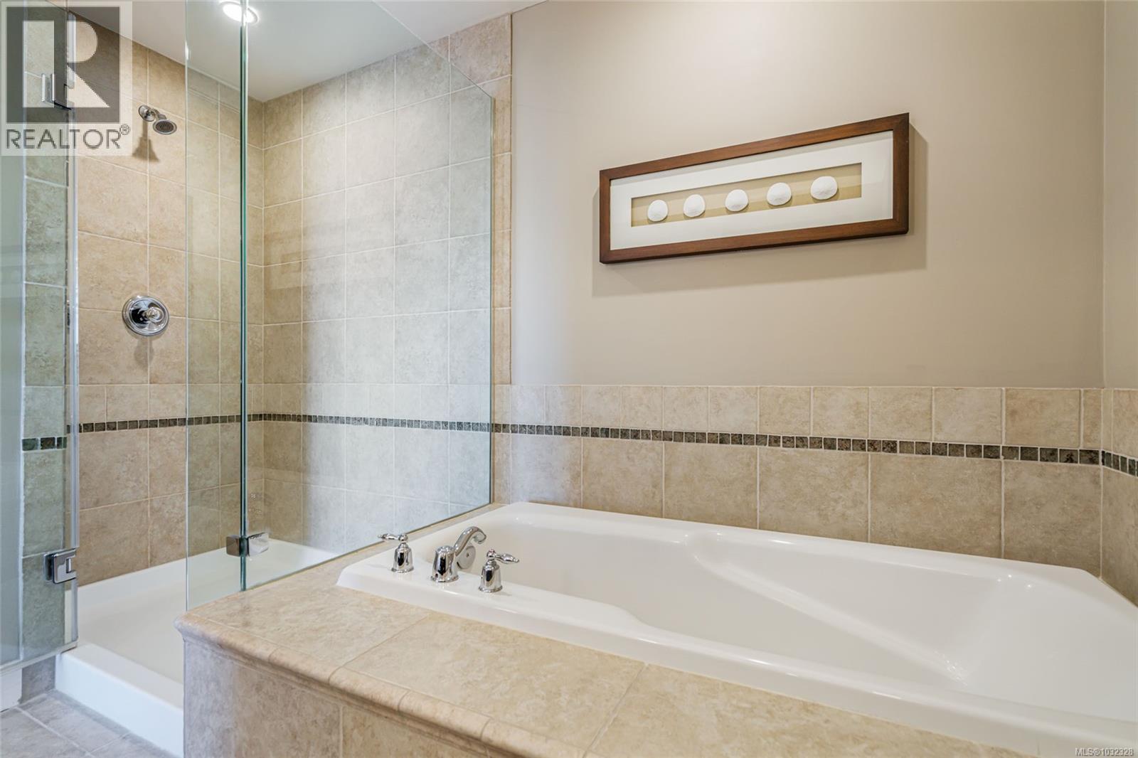 #801/802B 181 BEACHSIDE DR - 17