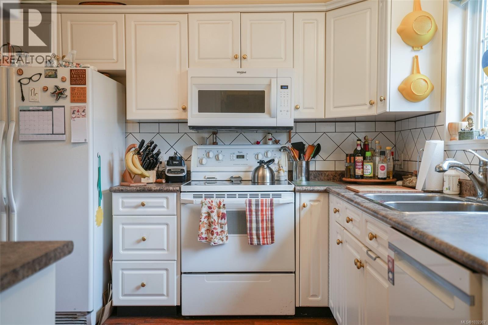 4233 8TH AVE - Image 2