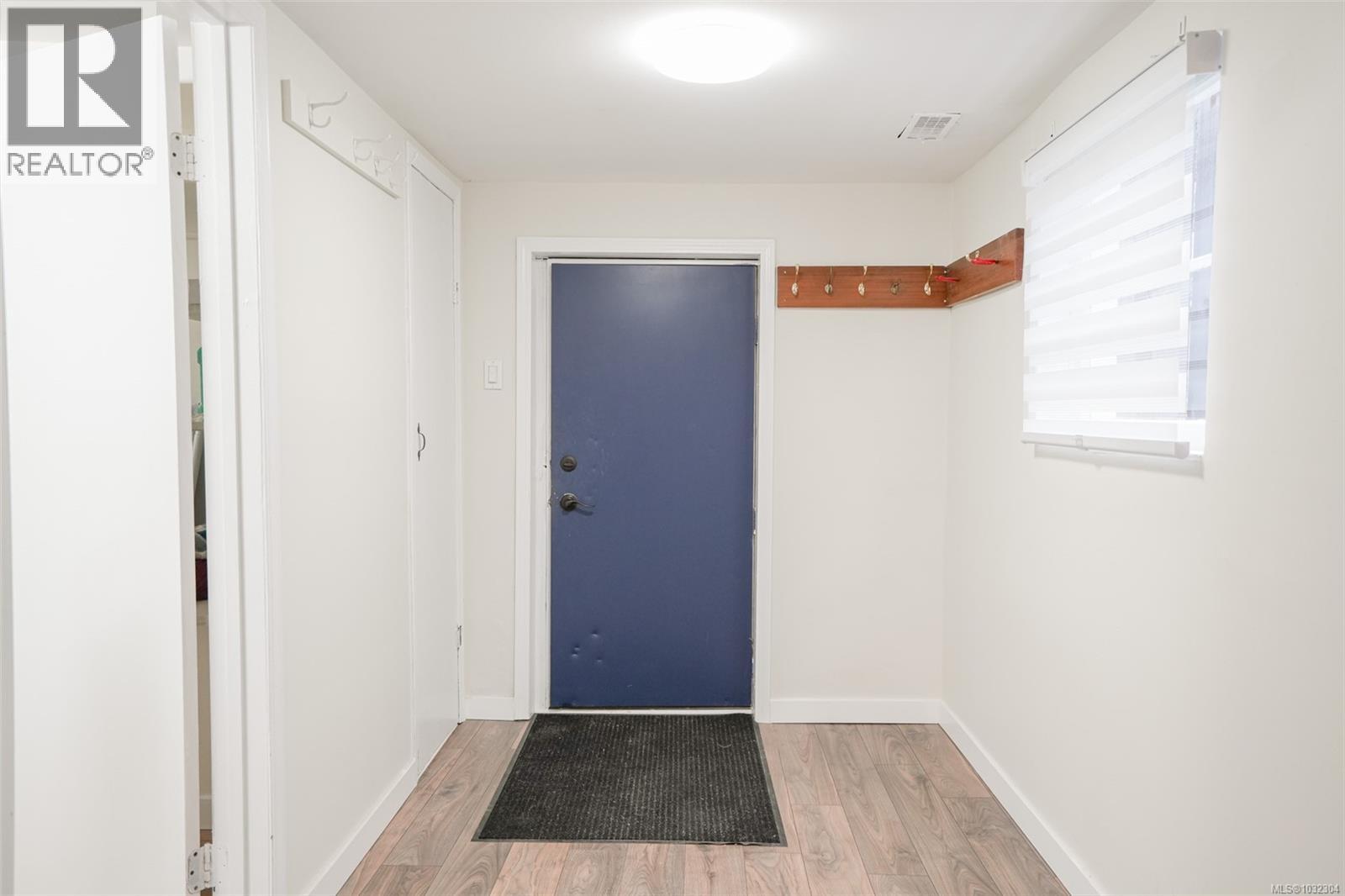 4865 Burde St - 17