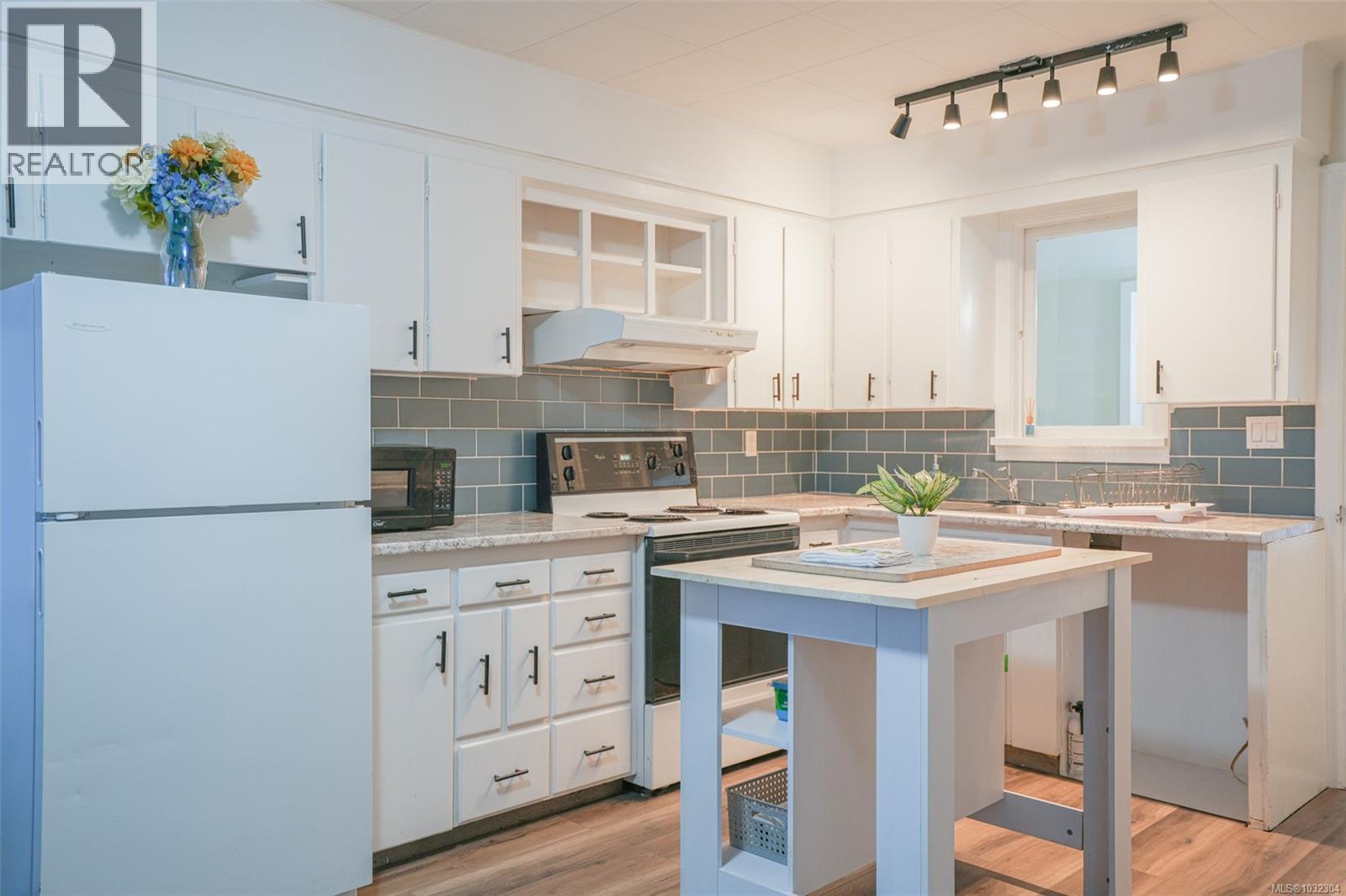 4865 BURDE ST - Image 3