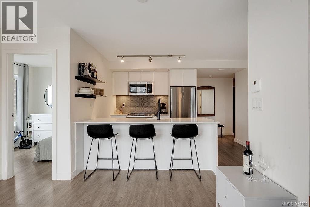 #604 845 JOHNSON ST - 30