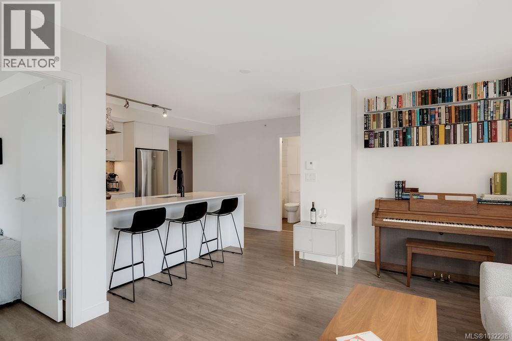 #604 845 JOHNSON ST - 31