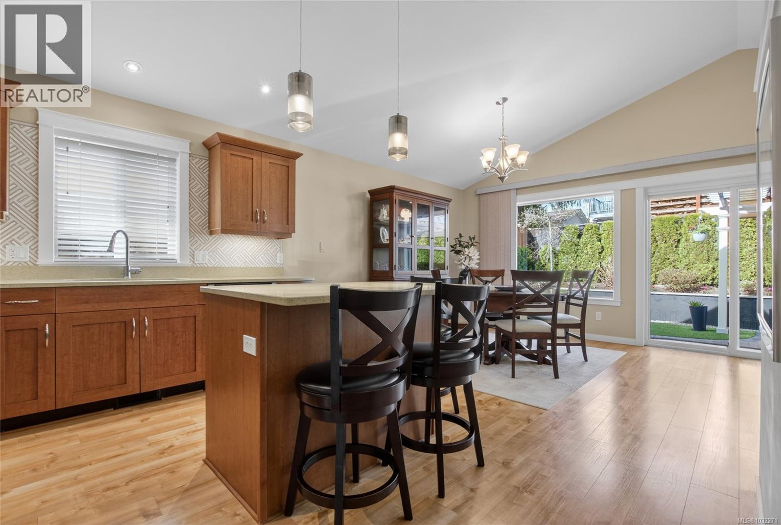 5892 STONEHAVEN DR - 16