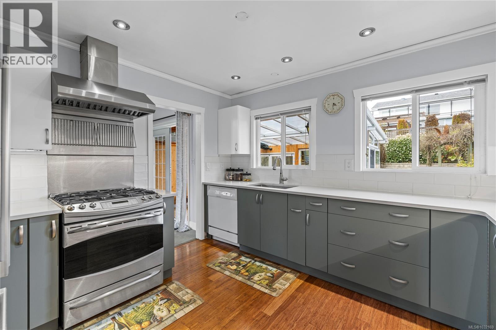 2875 HALIDAY CRES - 15