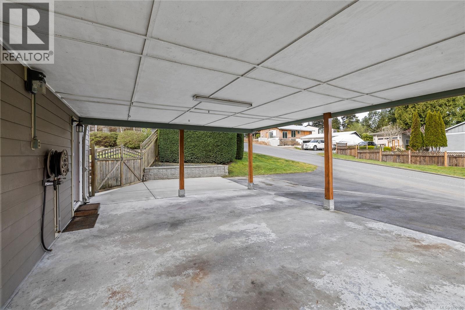 2875 HALIDAY CRES - 35