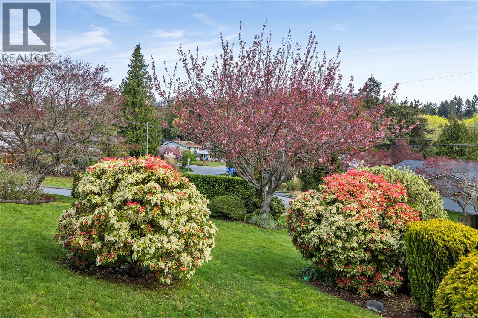 2875 HALIDAY CRES - 38