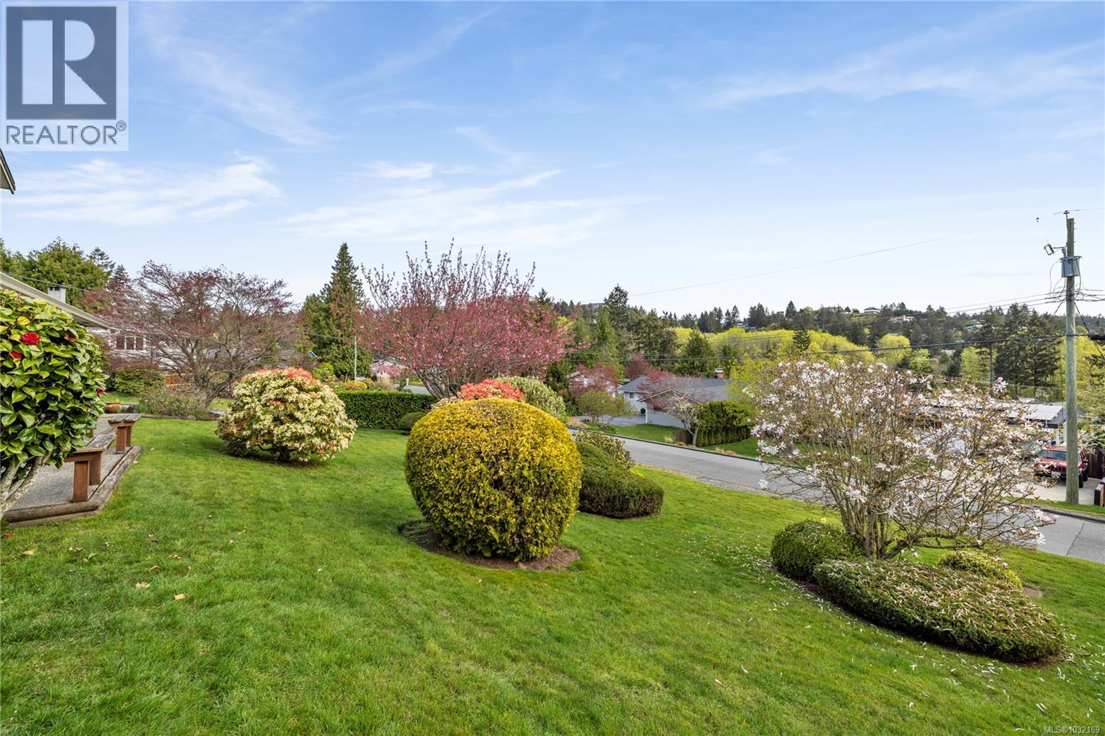 2875 HALIDAY CRES - 40