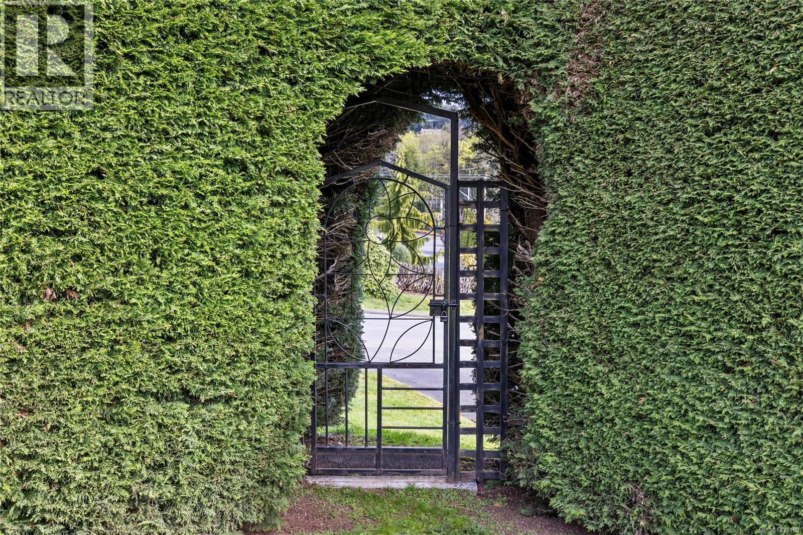 2875 HALIDAY CRES - 47