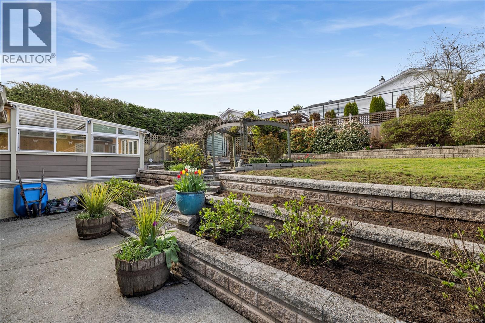 2875 HALIDAY CRES - 48