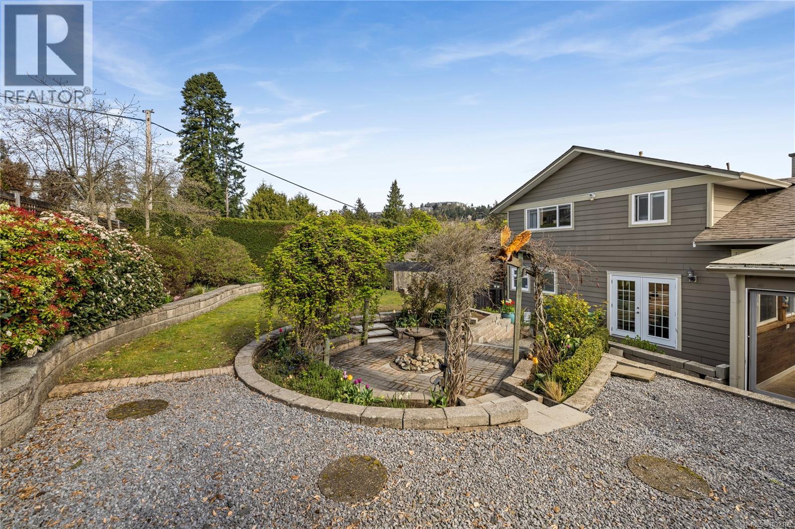 2875 HALIDAY CRES - 54