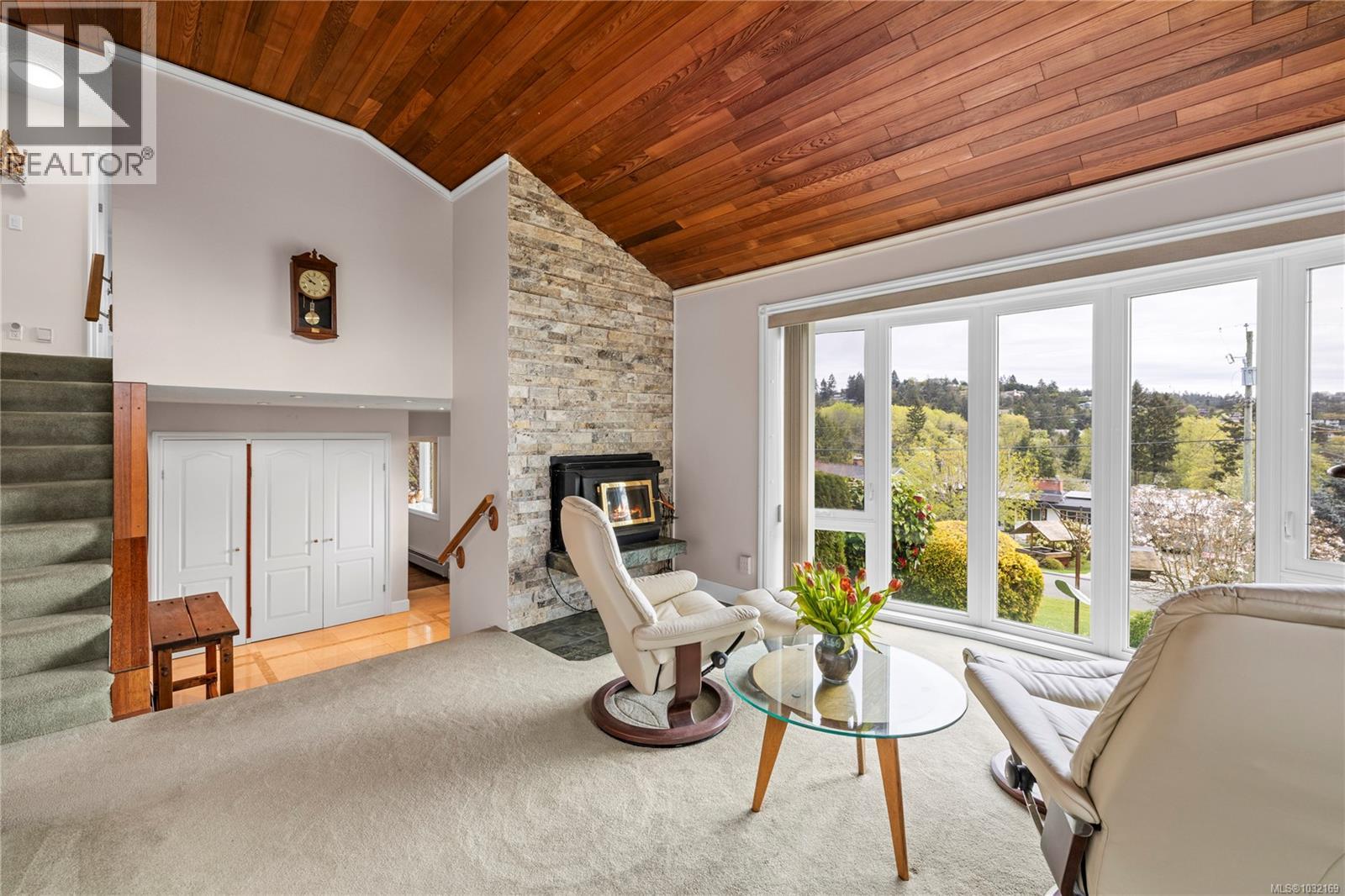 2875 HALIDAY CRES - 6